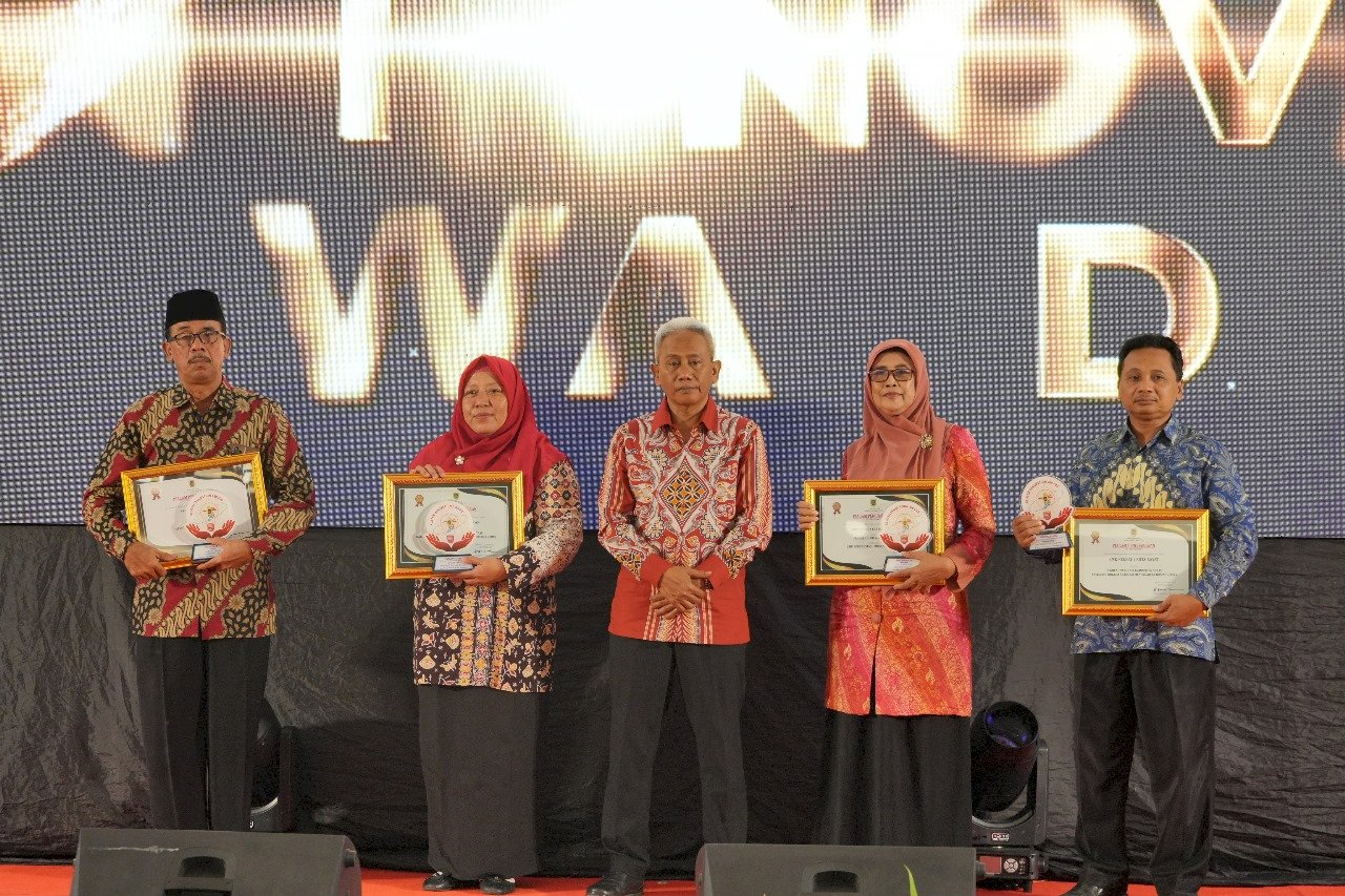 klaten-innovation-award-2024-merayakan-kreativitas-dan-prestasi-di-dunia-pendidikan-dan-seni